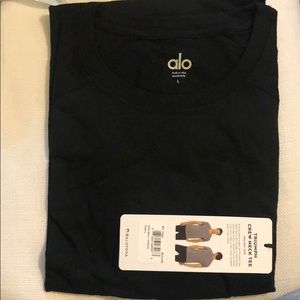 NWT Alo Yoga Men’s Triumph Crew Neck Tee Black L